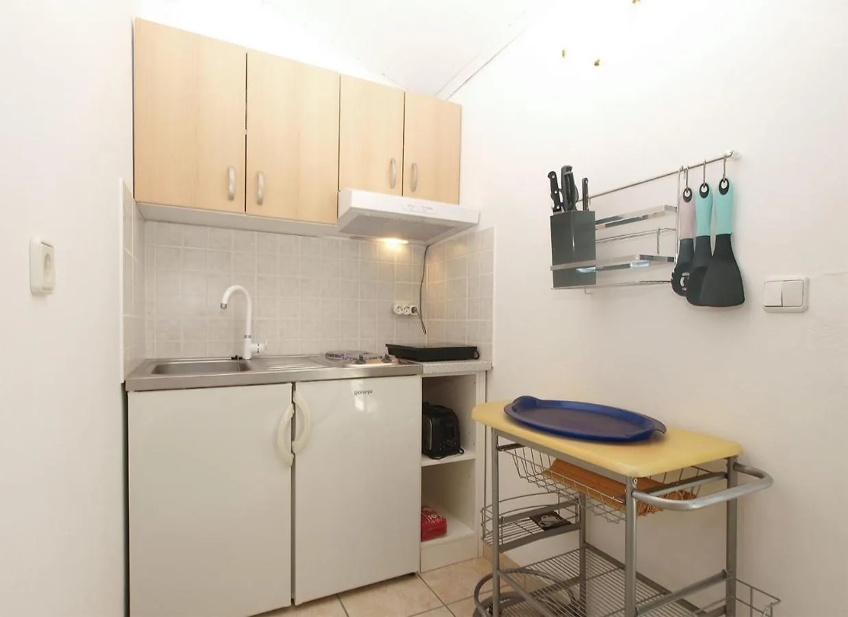 Apartments Katarina 2054 Banjole Croatie