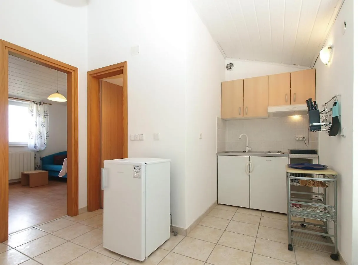 Apartments Katarina 2054 Banjole Croatie