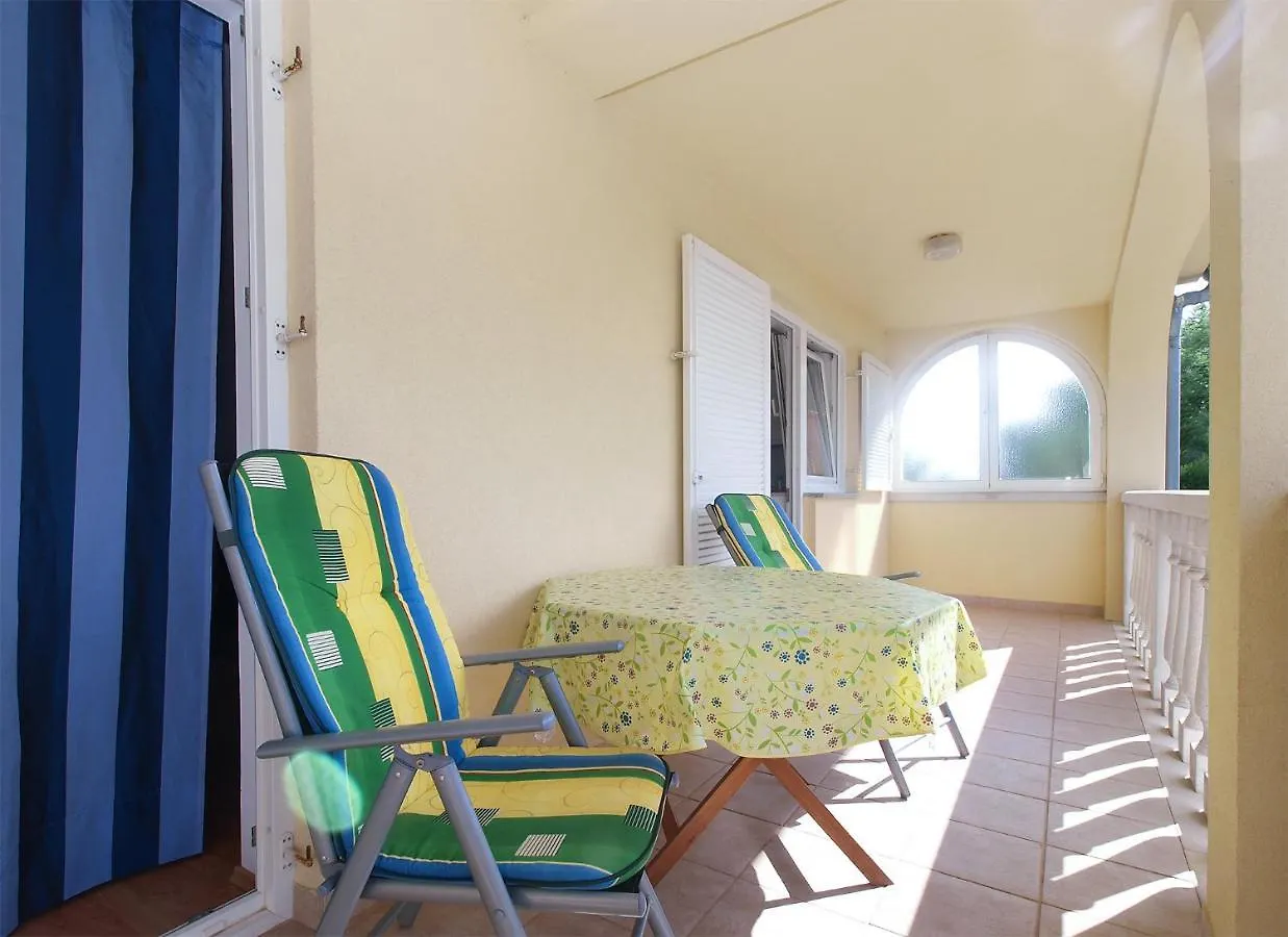 Apartments Katarina 2054 Banjole Croatie