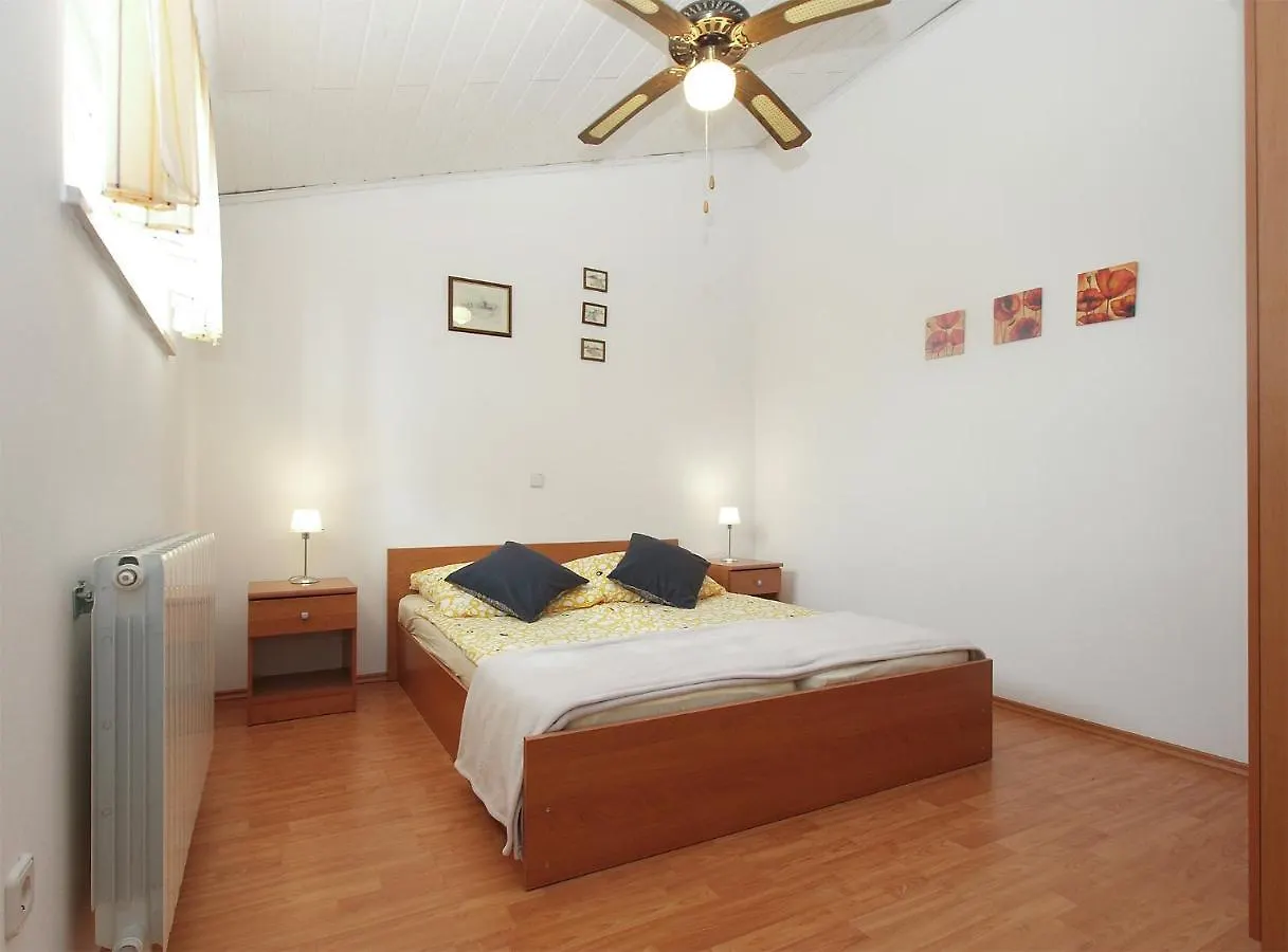Apartments Katarina 2054 Banjole